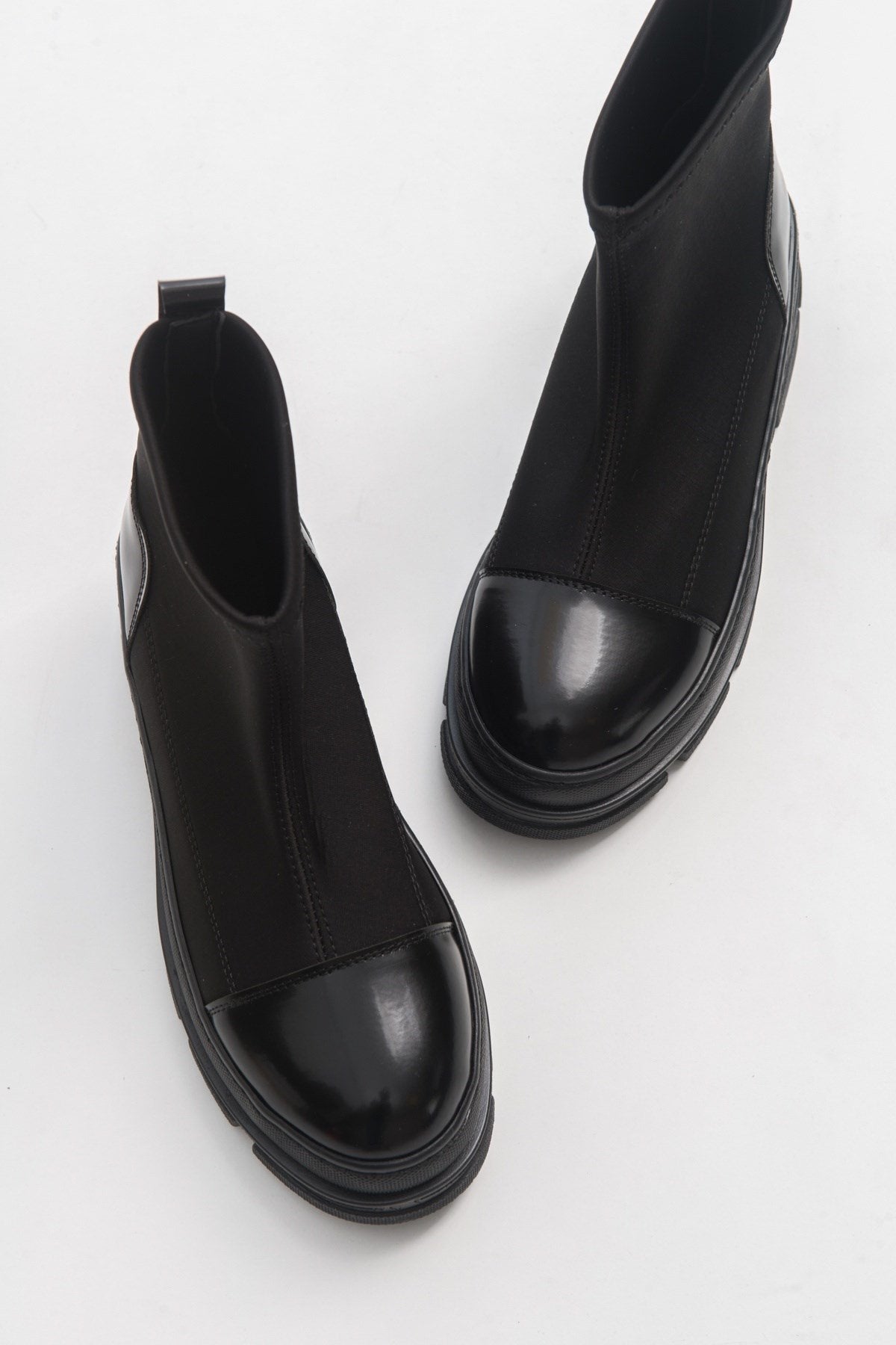 Bendis - Black Scuba Boot – detail view showing leather, black, red, Vowalisse