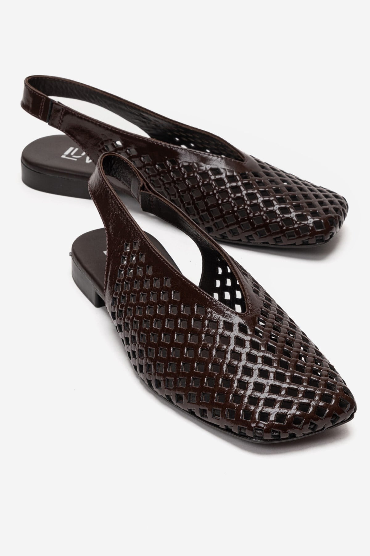 DELIZIA - Brown Genuine Leather Closed-Toe Sandal – front three-quarter view showing leather, Vowalisse