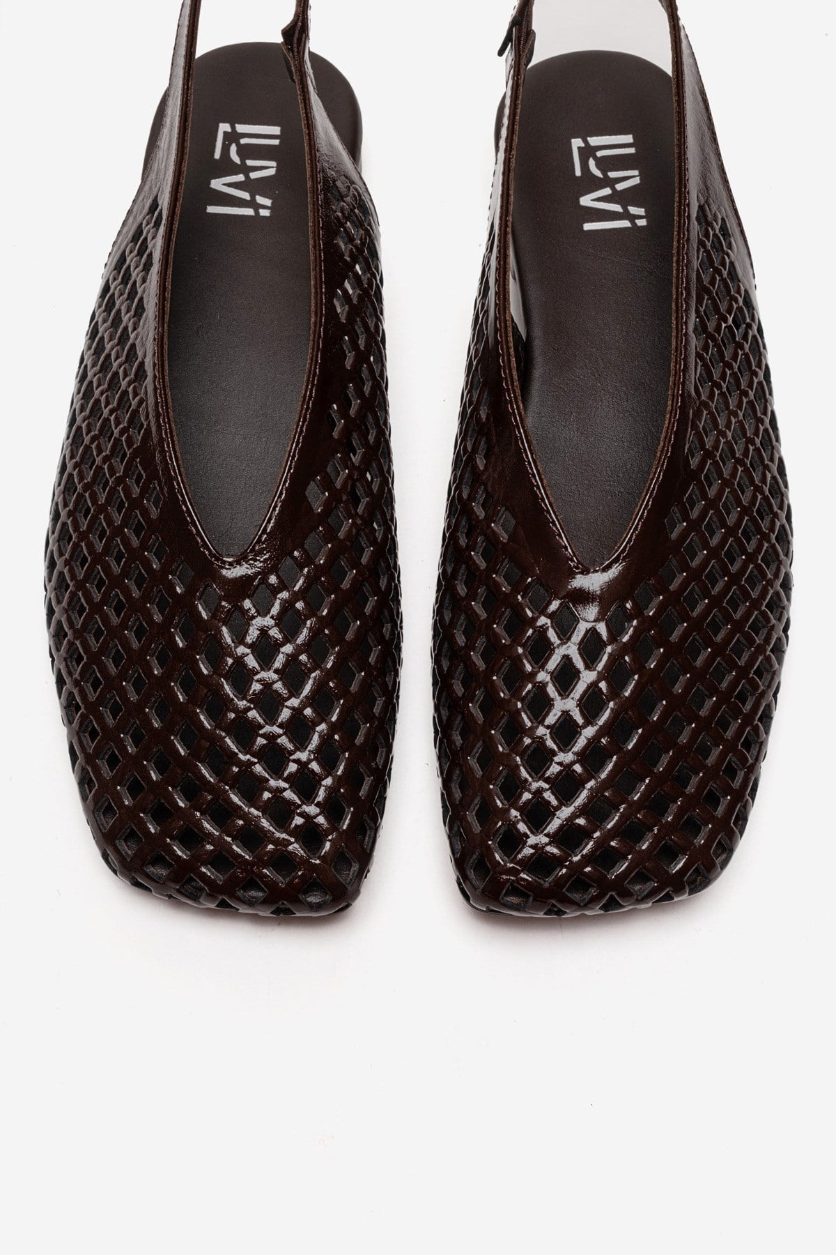 DELIZIA - Brown Genuine Leather Closed-Toe Sandal – side view showing leather, Vowalisse