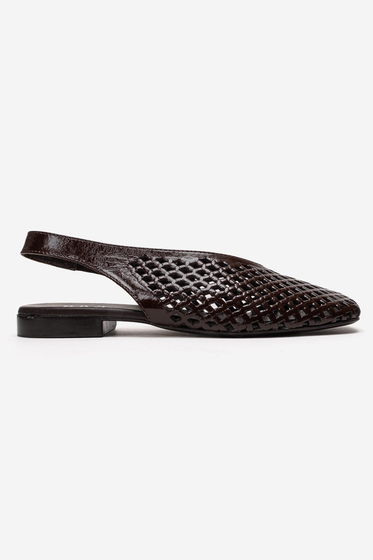 DELIZIA - Brown Genuine Leather Closed-Toe Sandal – heel view showing leather, Vowalisse