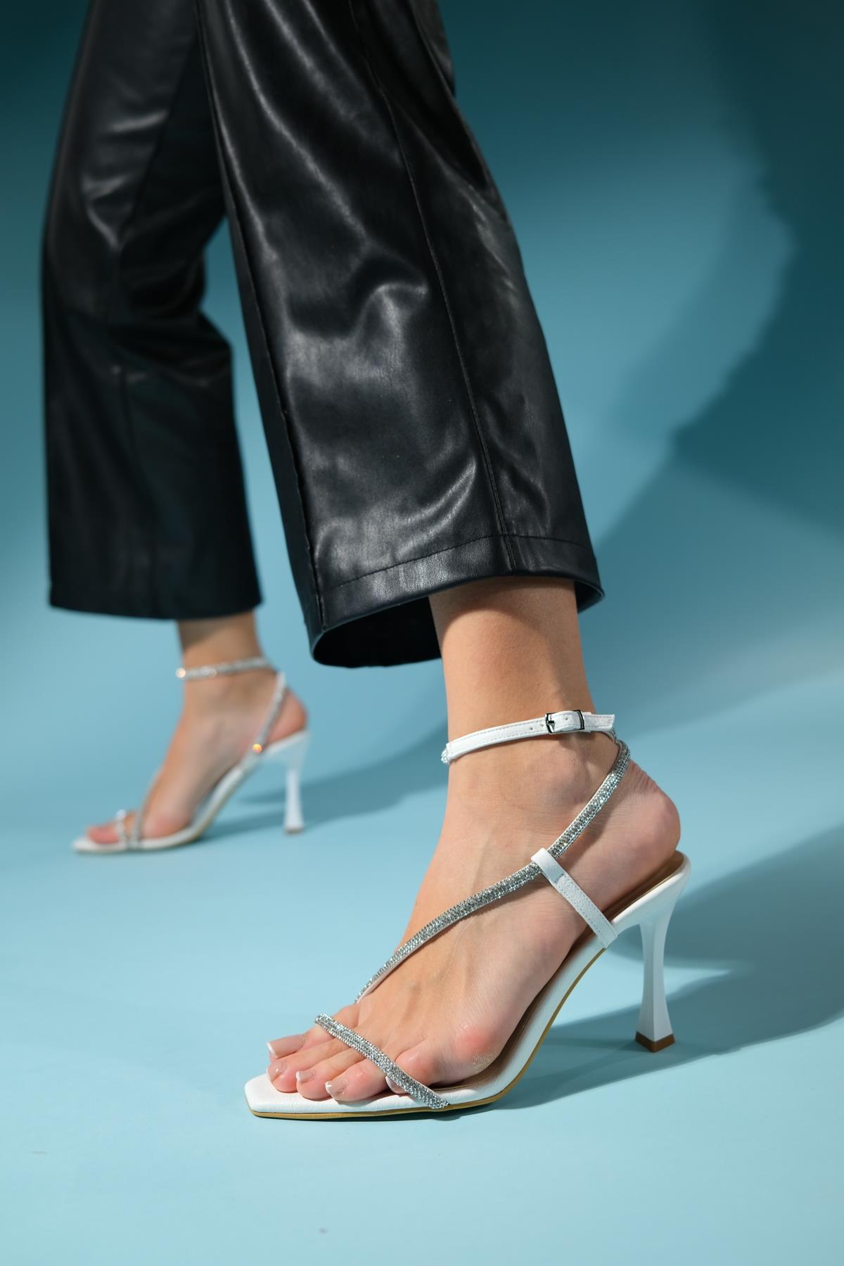 Almeria - White High-Heel Dress Shoe – side view showing leather, white, Vowalisse