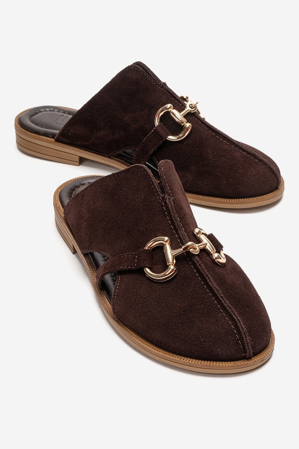 FAVOR - Brown Genuine Leather Closed-Toe Mule – front three-quarter view showing leather, suede, Vowalisse
