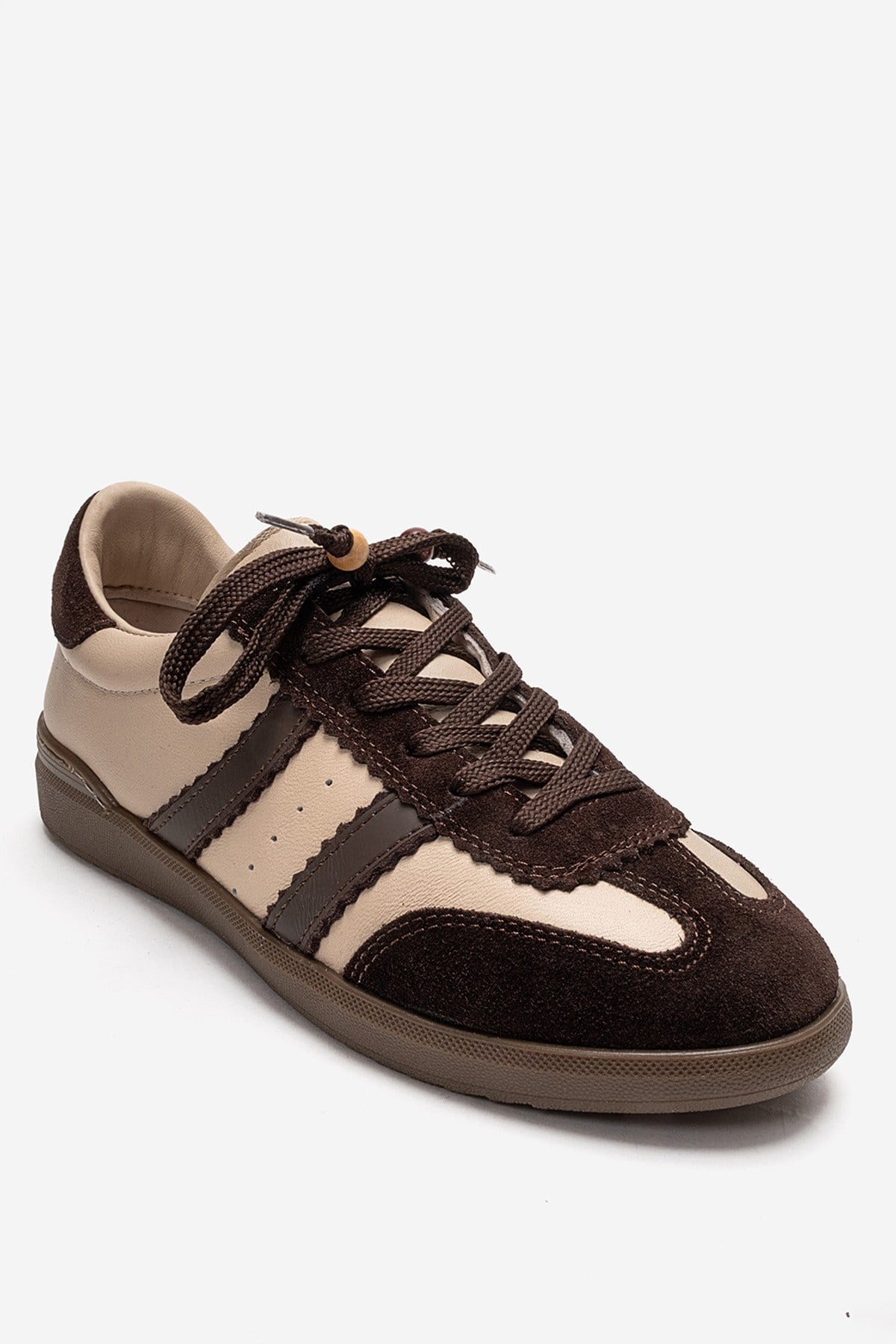 ARDIX - Beige Brown Genuine Leather Sneaker – detail view showing lace, leather, suede, Vowalisse