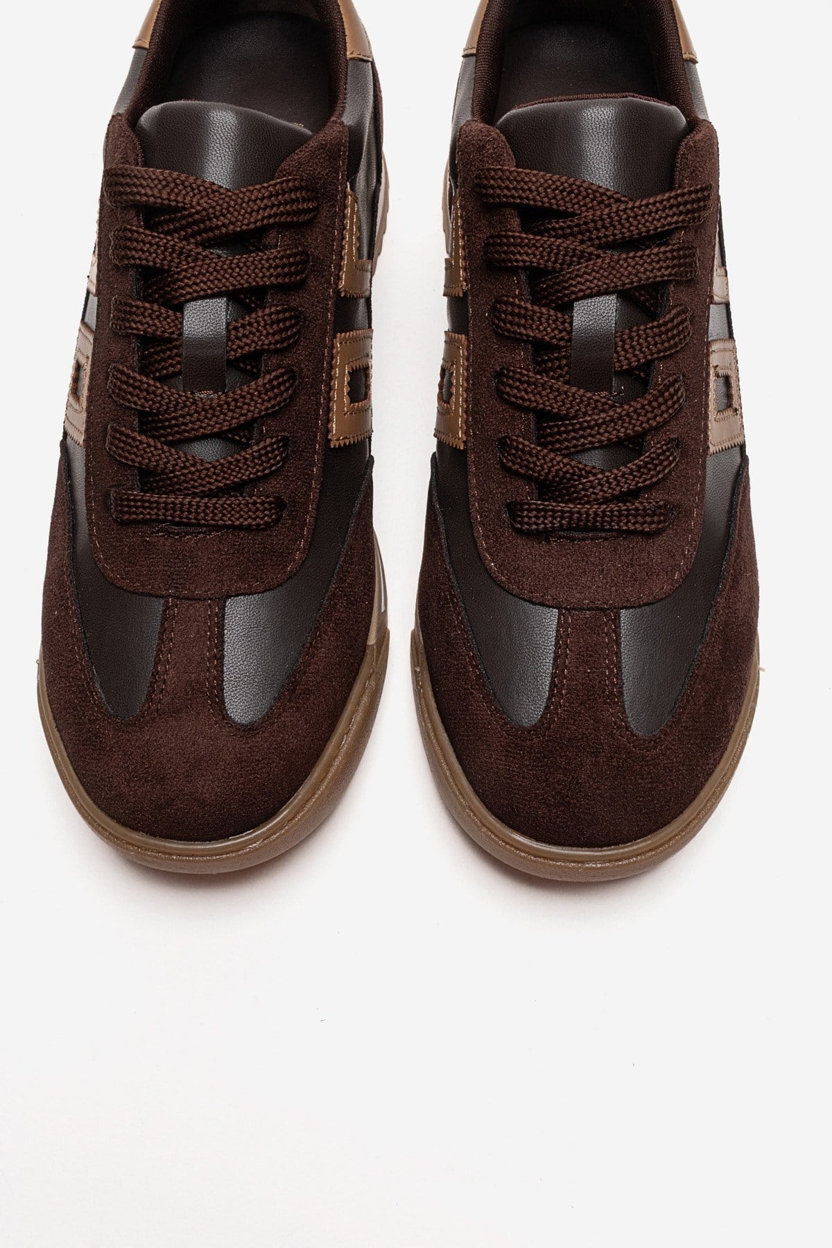 ARVON - Brown Sneaker – side view showing leather, red, Vowalisse