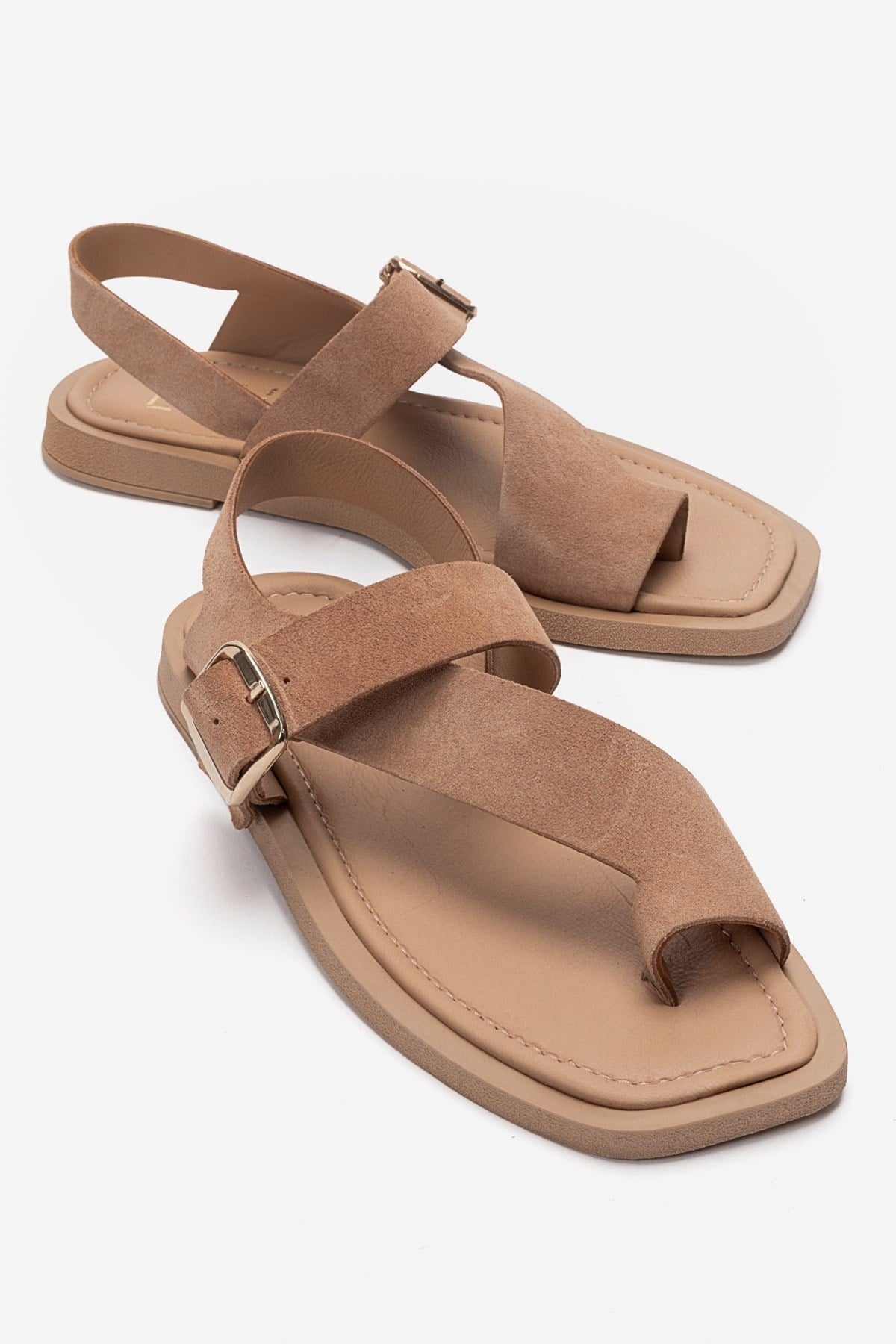 CURRY - Taupe Genuine Leather Toe-Post Sandal – front three-quarter view showing leather, suede, red, Vowalisse