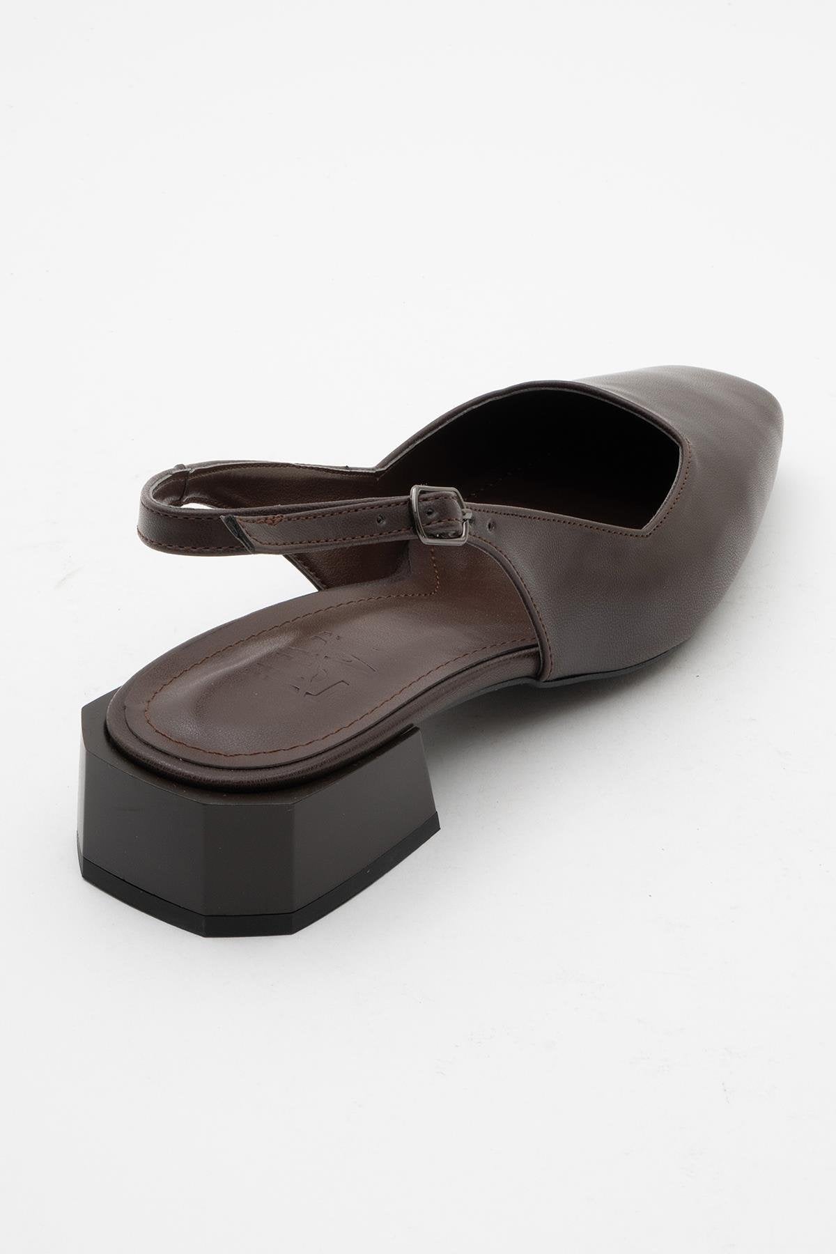 State - Brown Heeled Shoe – detail view showing leather, Vowalisse