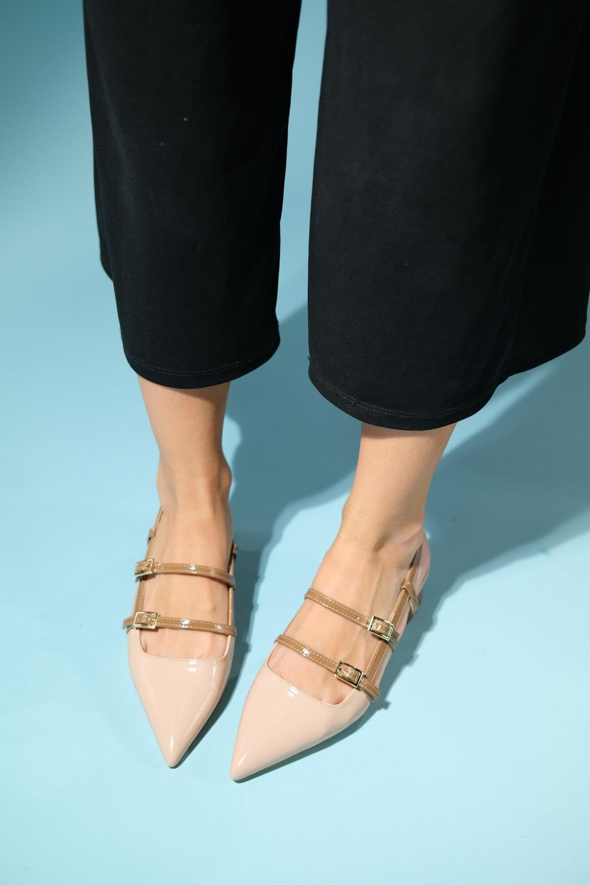 Cenova - Beige-Brown Heeled Sandal – top view showing leather, Vowalisse