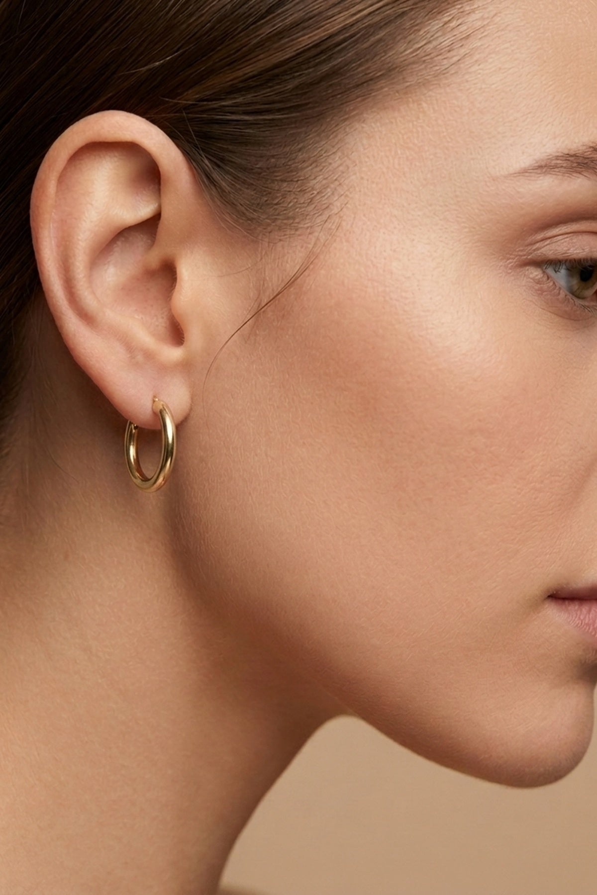 Estelle Classic 14k Gold Hoop Earrings – side view showing gold, Vowalisse