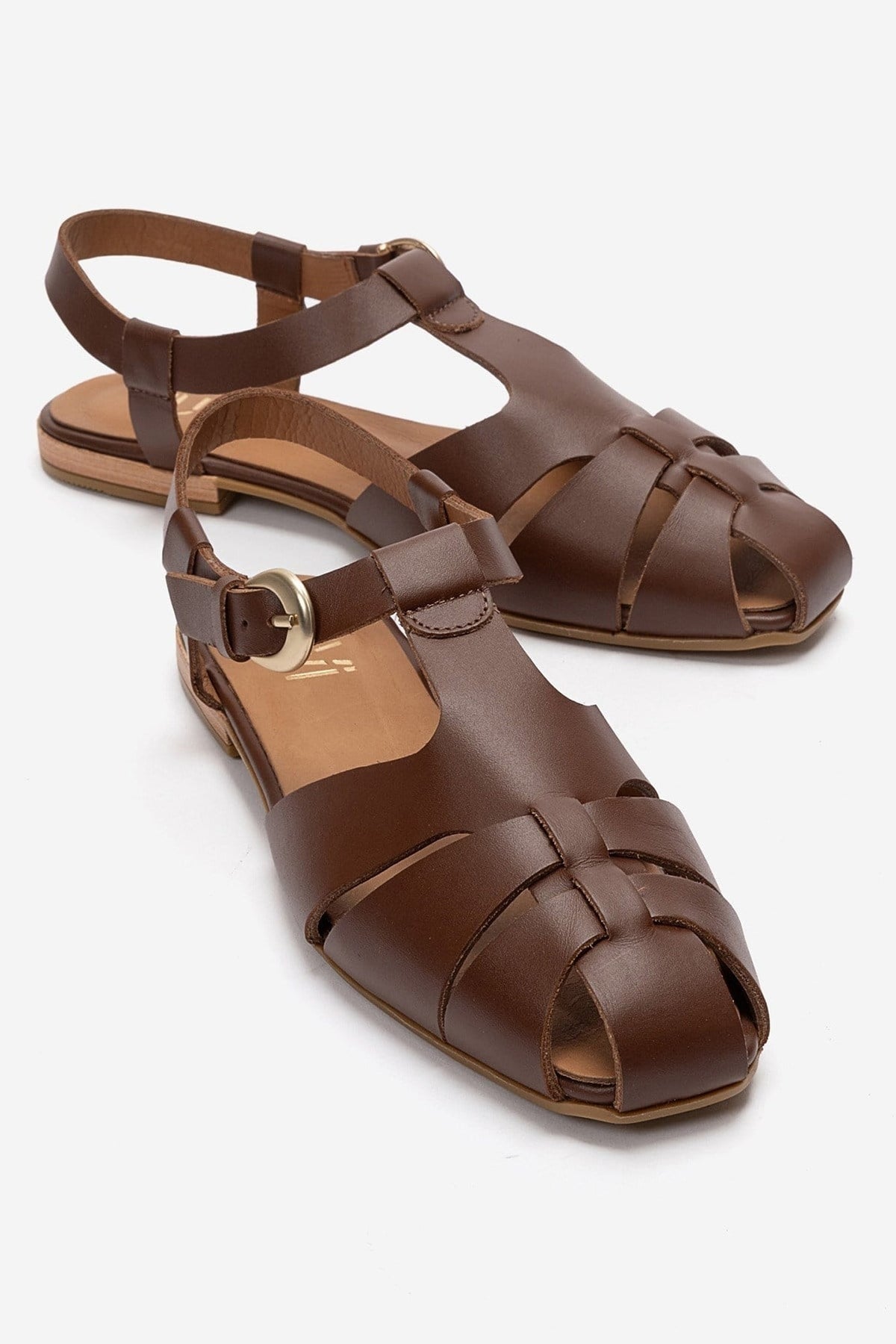 JANDOR - Brown Genuine Leather Sandal – front three-quarter view showing leather, Vowalisse