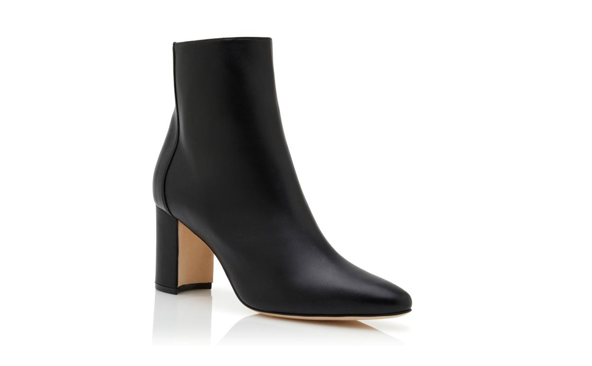 Magnolia Élan Black Pointed Toe Ankle Boots – top view showing black pointed toe, nappa leather, Vowalisse