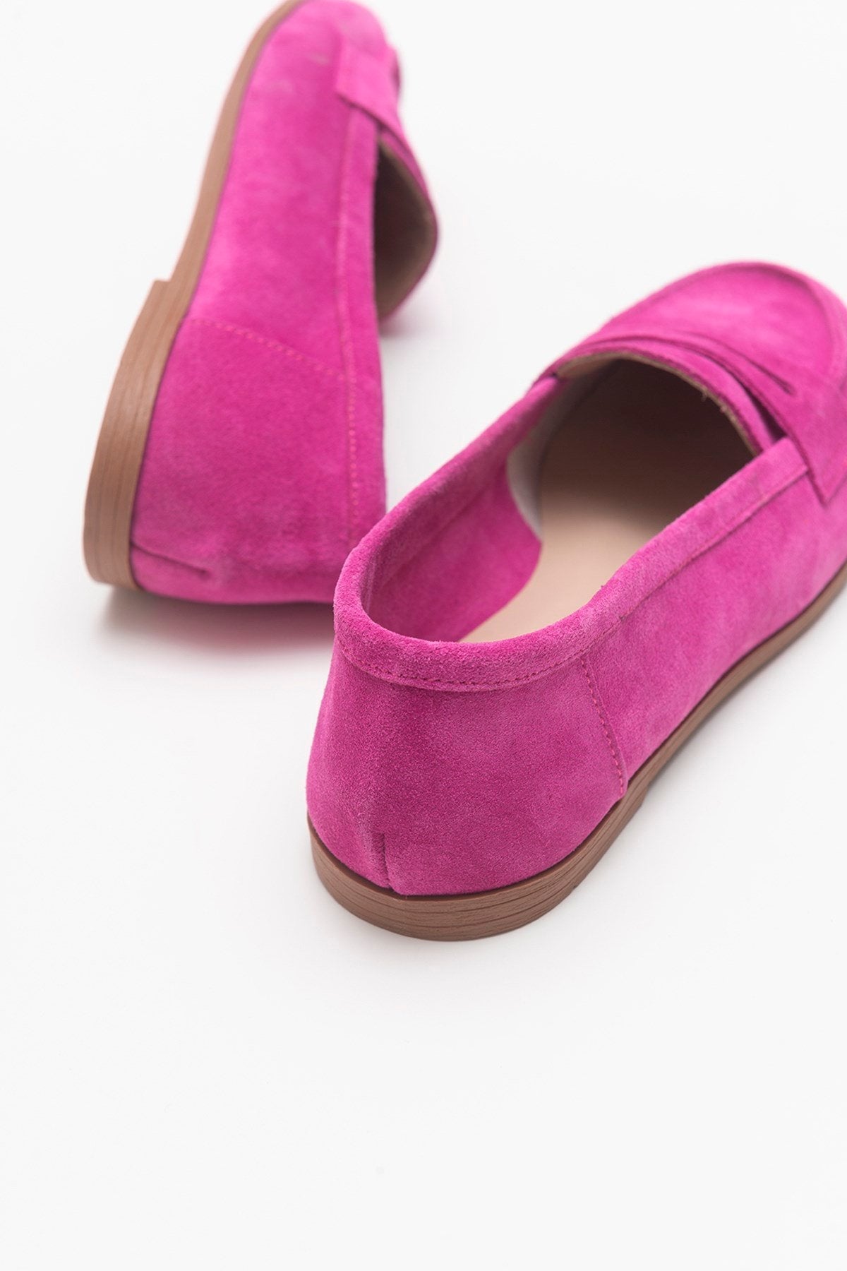 Dorothy - Fuchsia Suede Leather Loafers – heel view showing leather, suede, Vowalisse