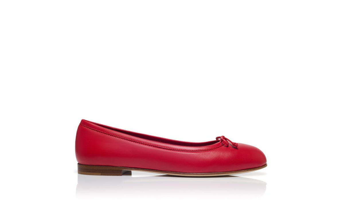 Amelie Lace Red Bow Detail Pumps – side profile showing red bow detail, round toe, nappa leather, Vowalisse