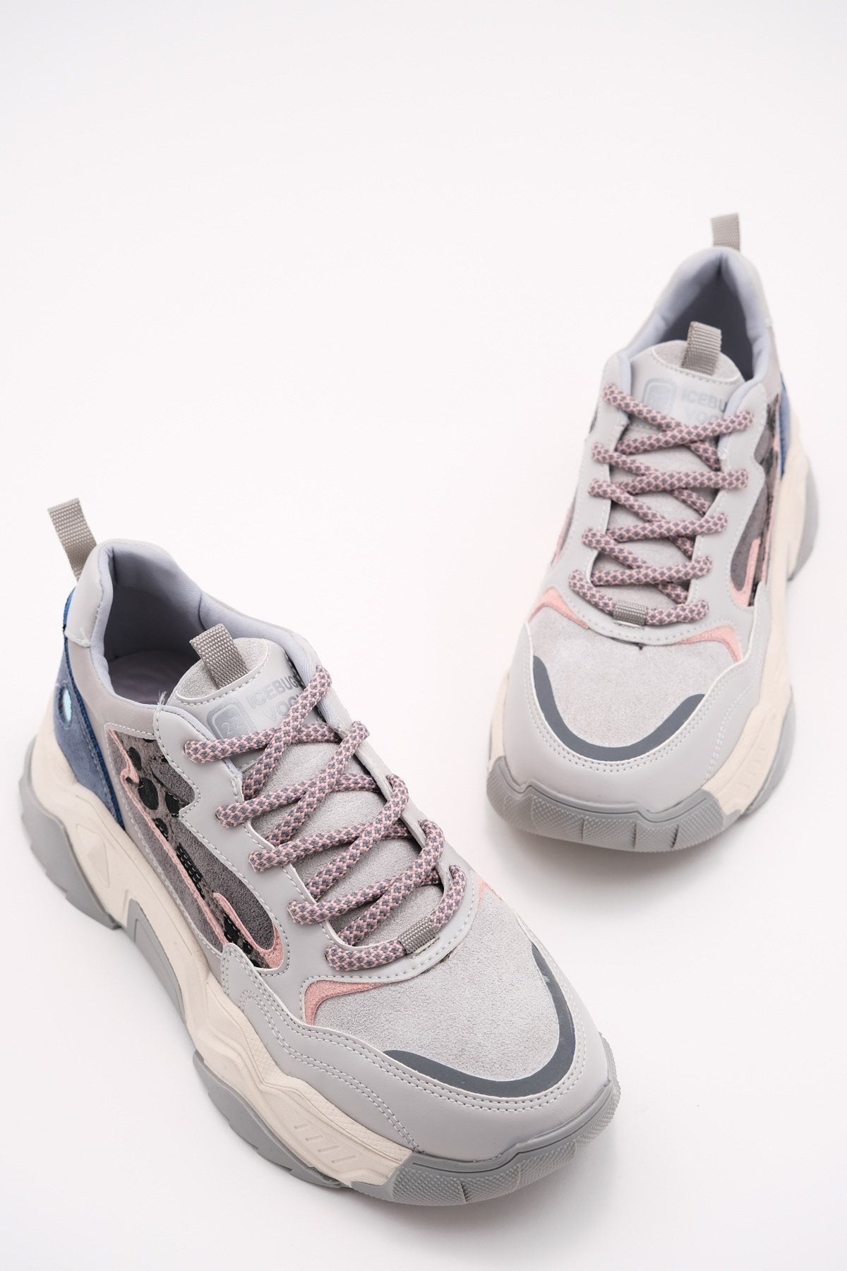 Europa - Ice Gray Sneaker – detail view showing leather, red, Vowalisse