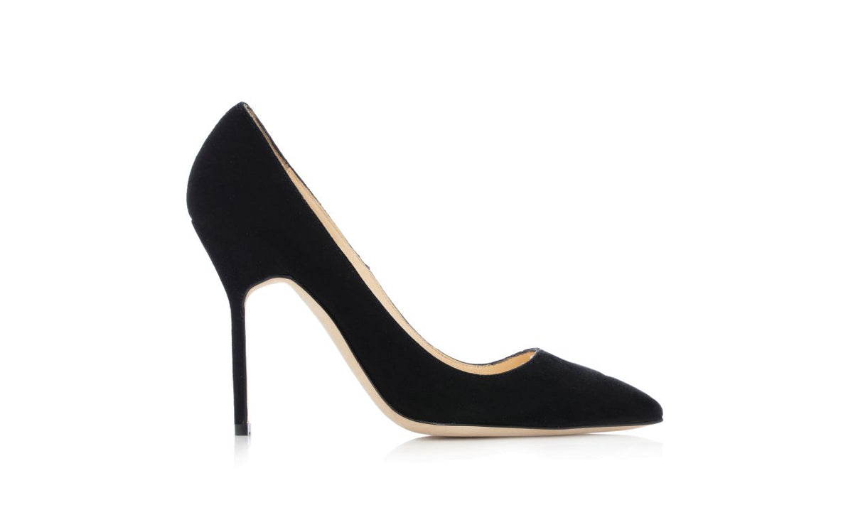 Lucienne Belle Black Pointed Toe Pumps – side profile showing black pointed toe, suede, Vowalisse