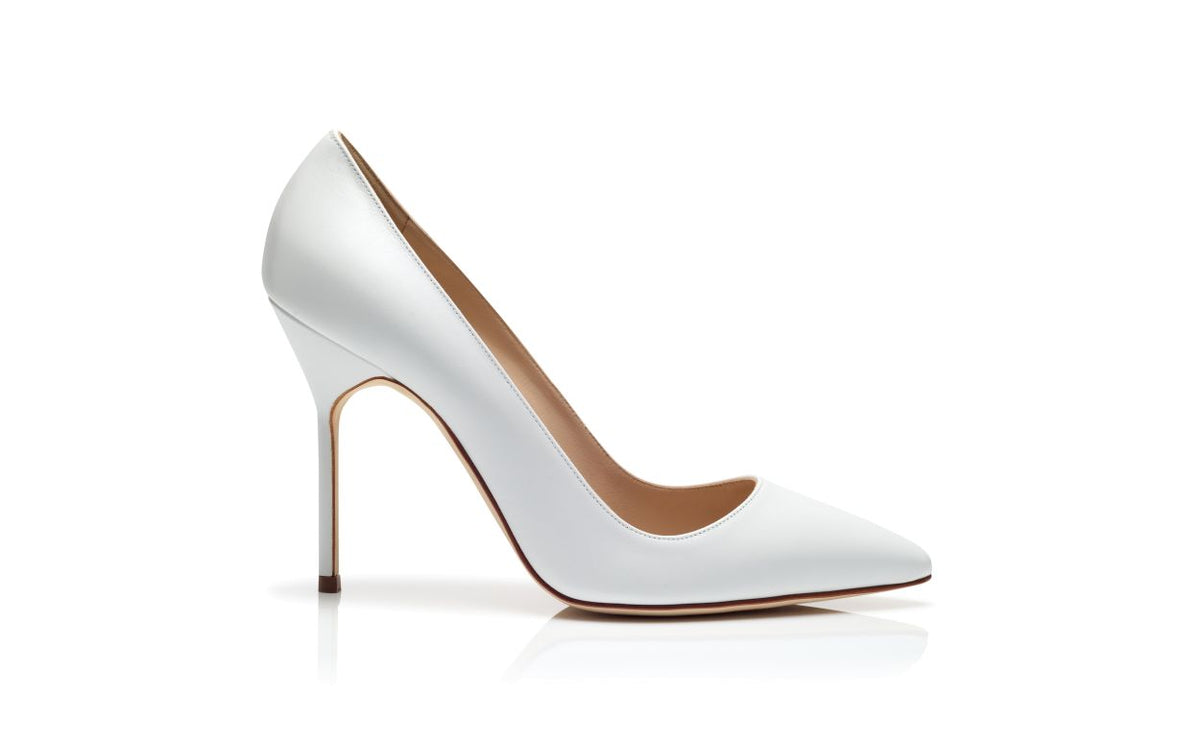 Lunette Jewel White Pointed Toe Pumps – side profile showing white pointed toe, Vowalisse