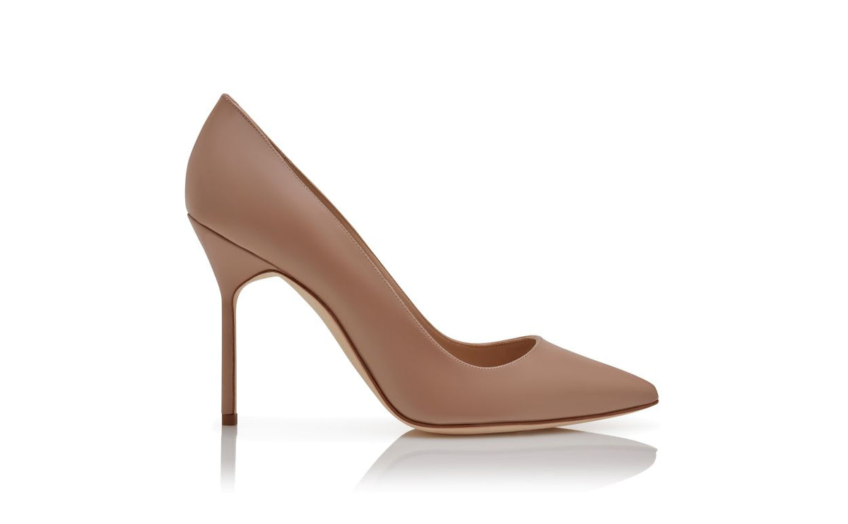 Lucienne Crown Neutral Pointed Toe Pumps – side profile showing neutral pointed toe, patent leather, Vowalisse