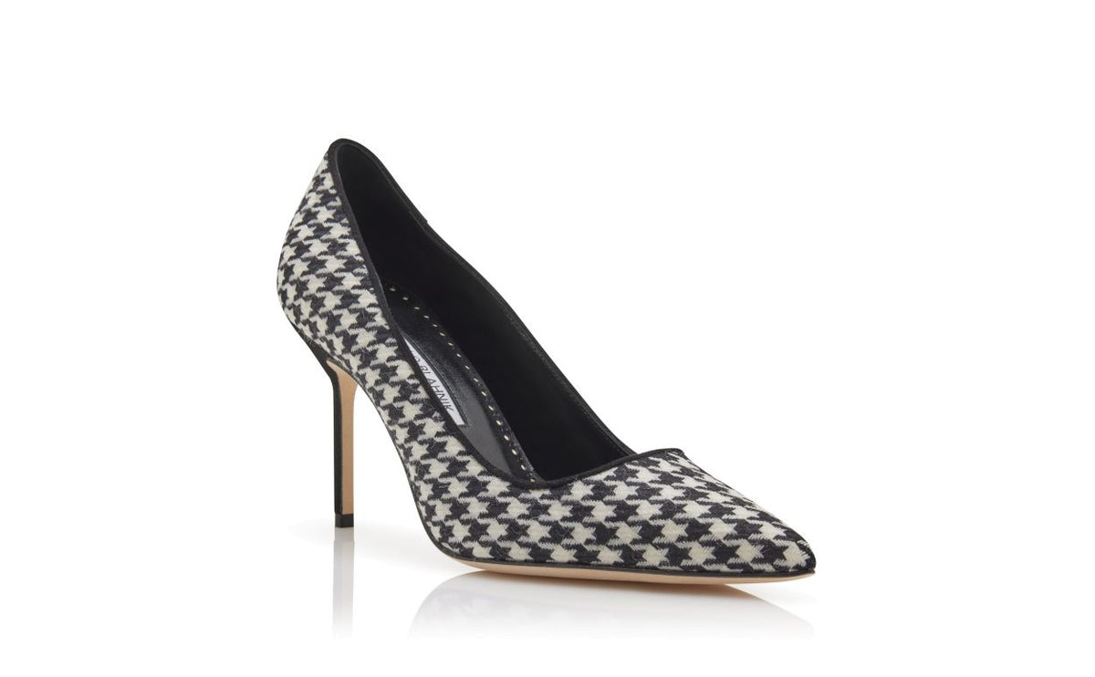 Adriana Rose Black Pointed Toe Pumps – top view showing black pointed toe, Vowalisse