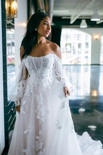 Aurelia Wedding Dress VOWALISSE bridal gown – view 9