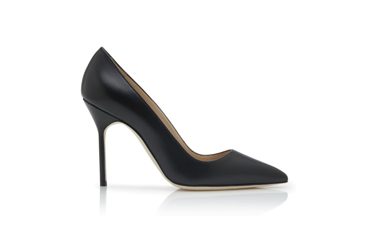 Lucienne Bloom Black Pointed Toe Pumps – side profile showing black pointed toe, Vowalisse