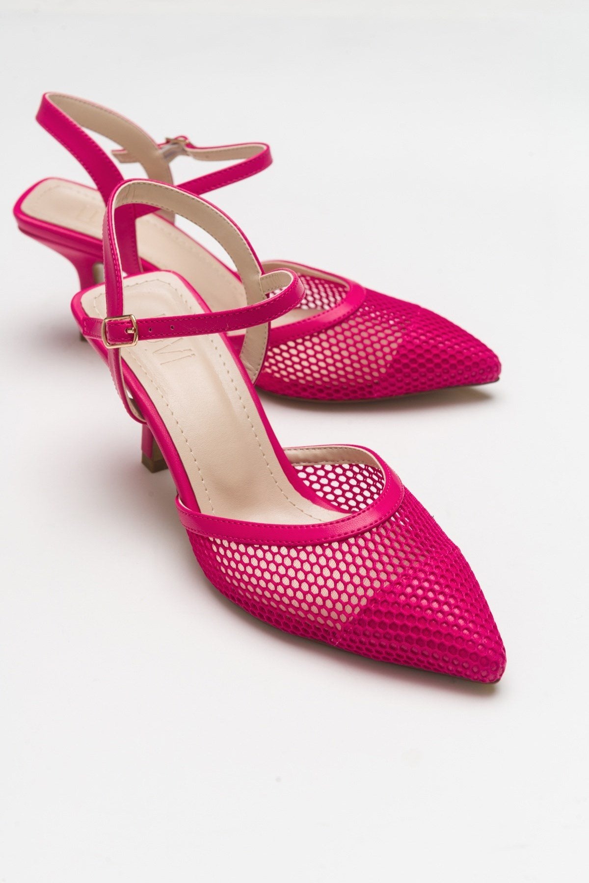 Chic - Fuchsia Heeled Shoe – front three-quarter view showing leather, Vowalisse