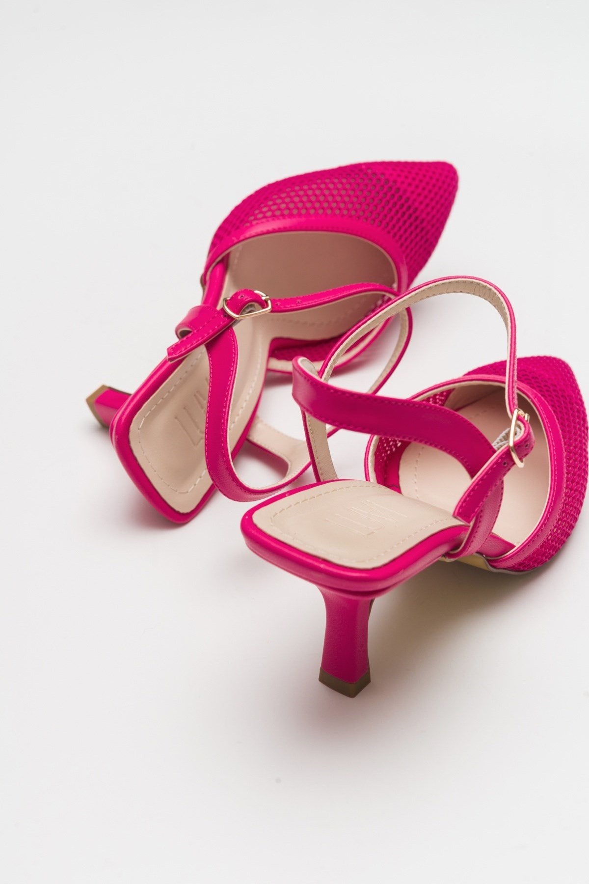 Chic - Fuchsia Heeled Shoe – detail view showing leather, Vowalisse