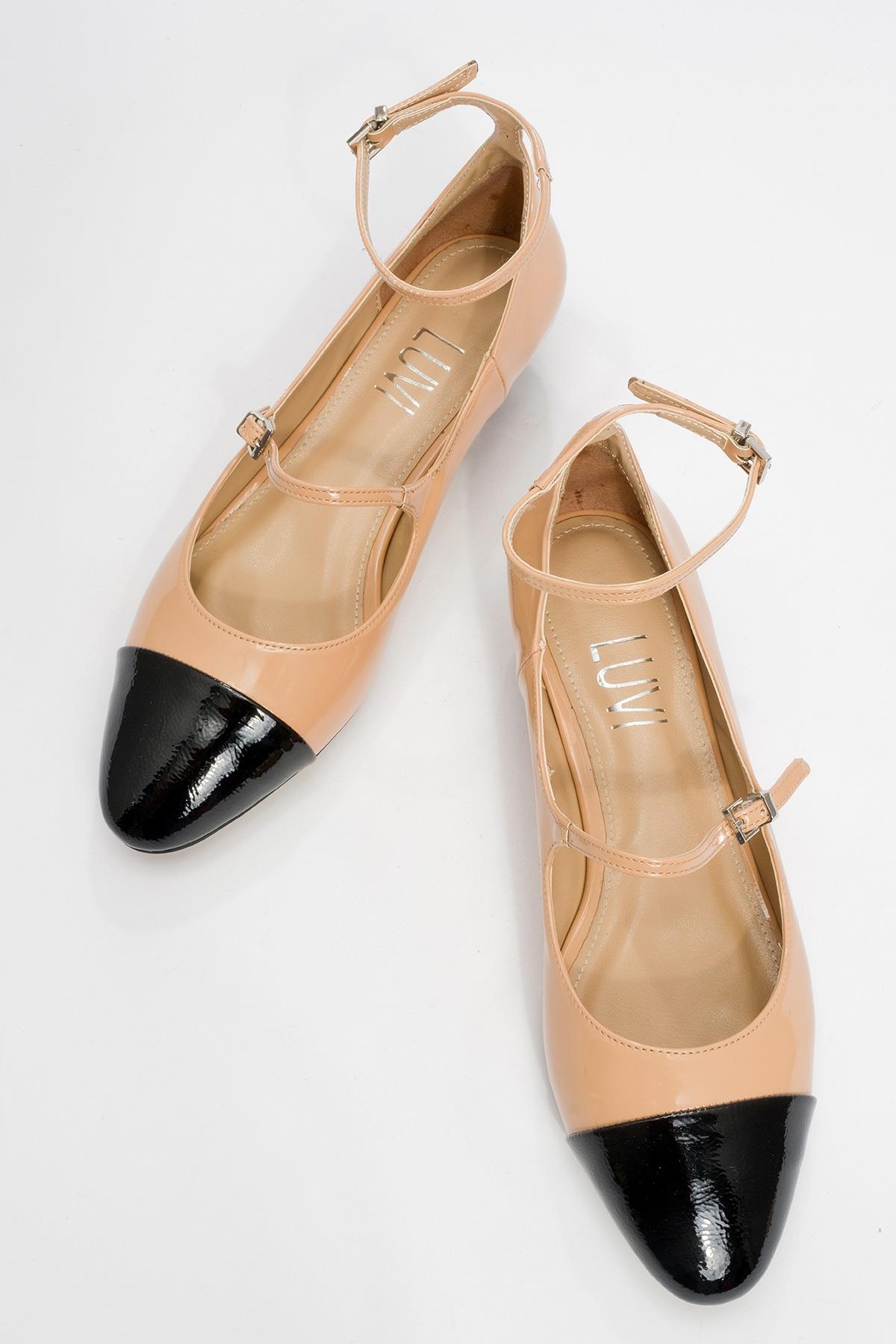 Uster - Taupe-Black Patent Low Block Heel Shoe – detail view showing leather, black, Vowalisse