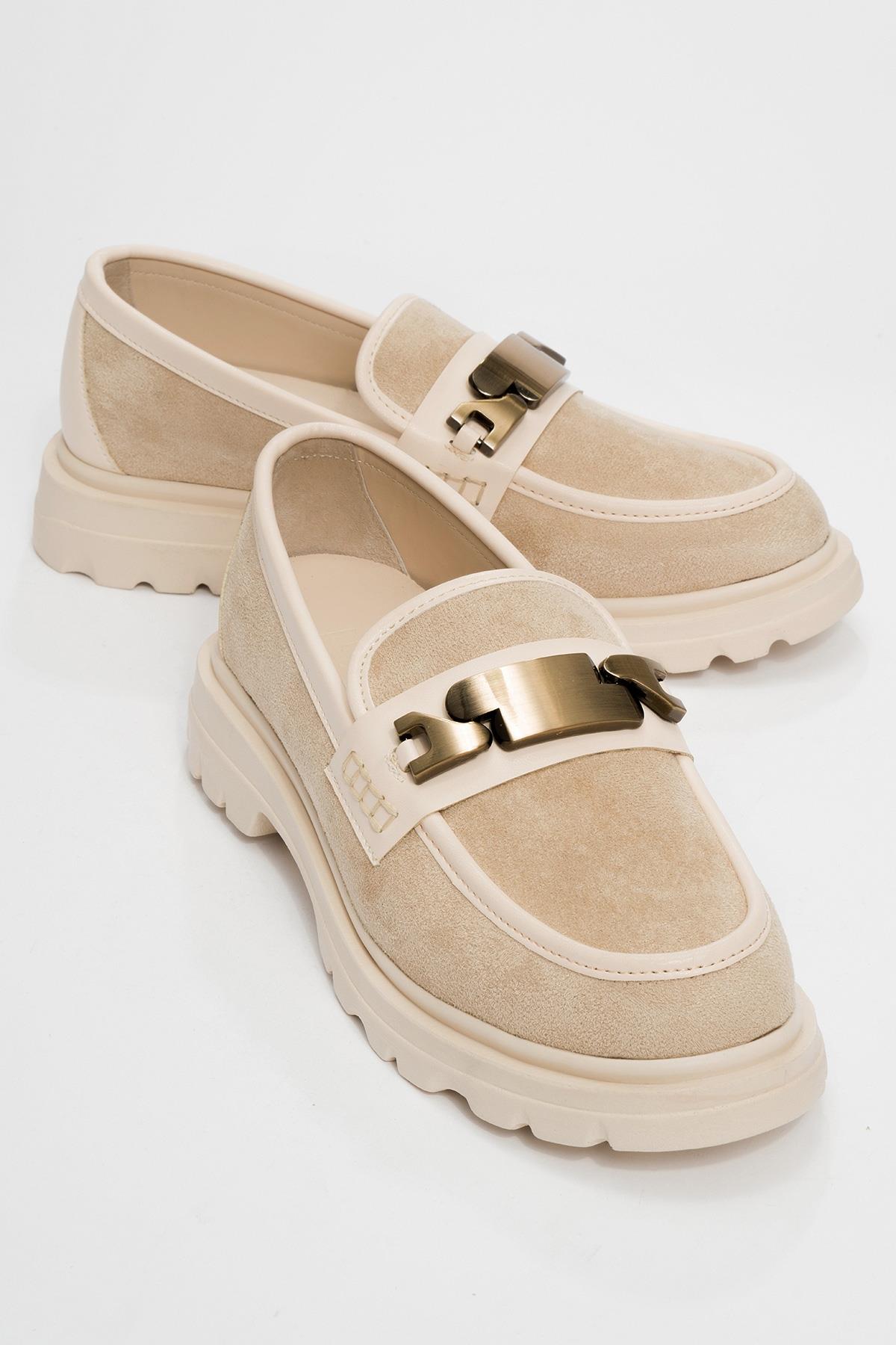 Pray - Beige Buckle Loafer – front three-quarter view showing leather, Vowalisse