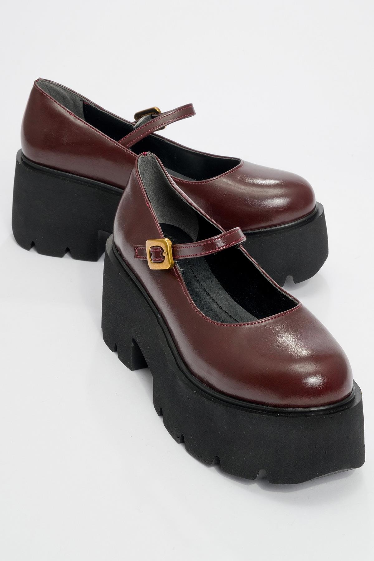 Linley Burgundy Platform Loafer – front three-quarter view showing leather, gold, Vowalisse