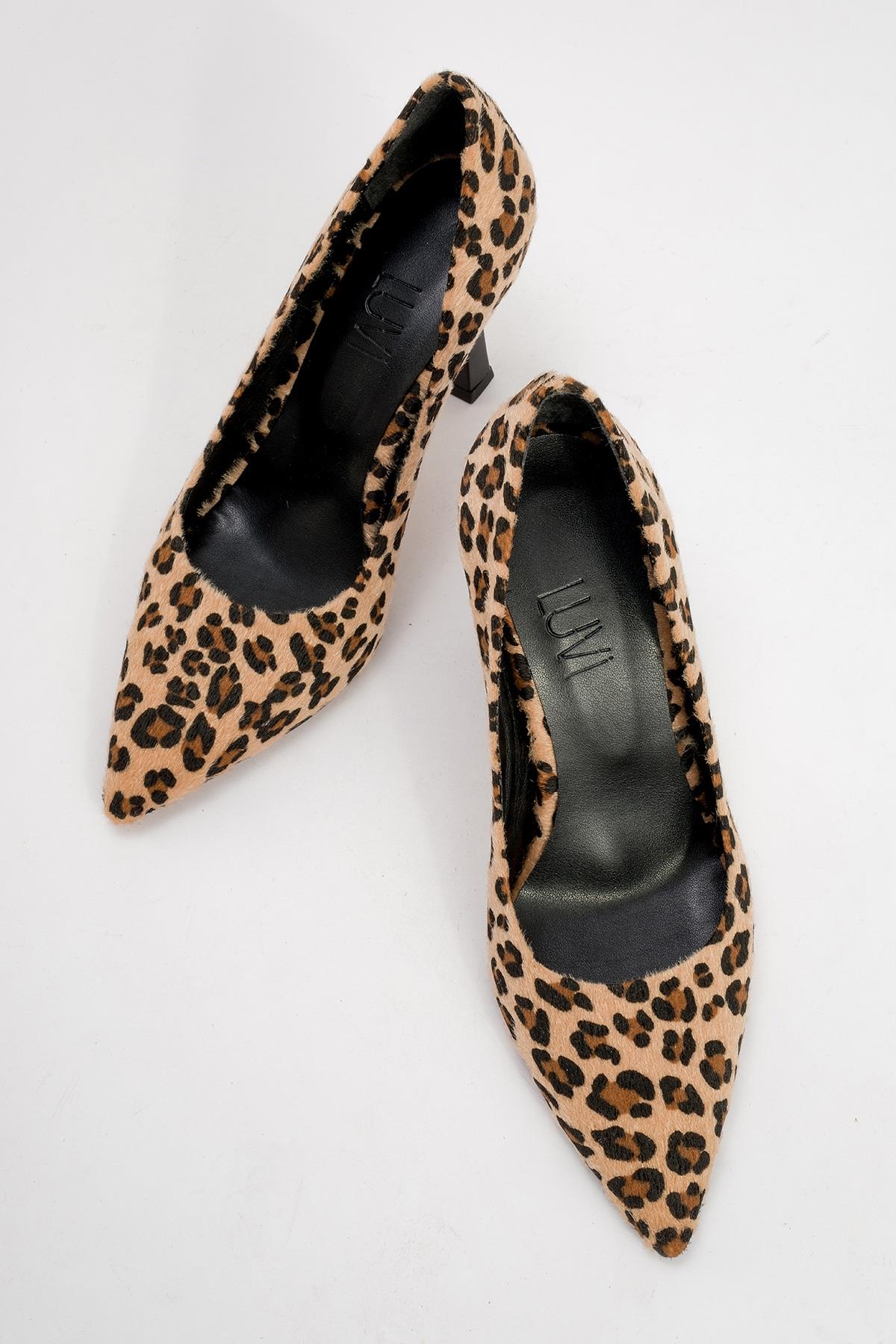 Forest Leopard Pointed Toe Pump – side view showing leather, Vowalisse