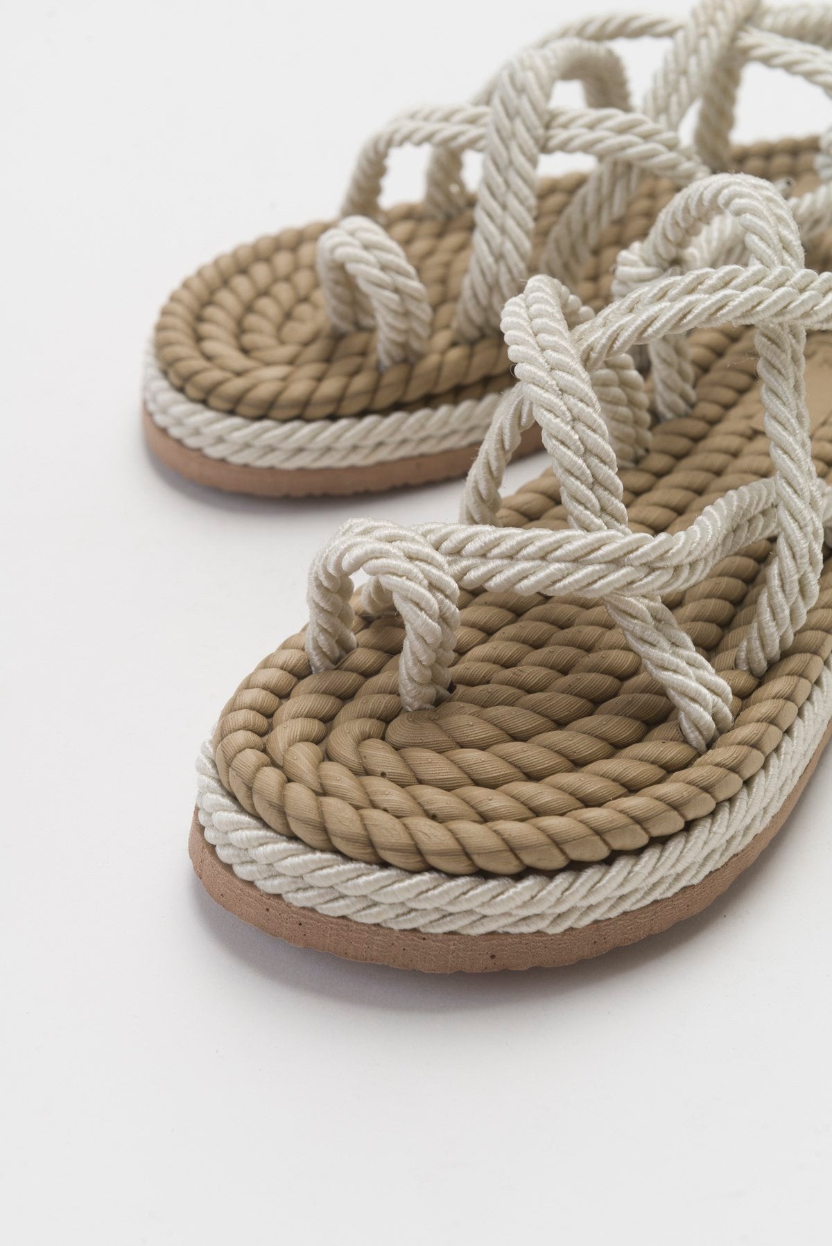 POMA Beige Sandal – heel view showing leather, Vowalisse