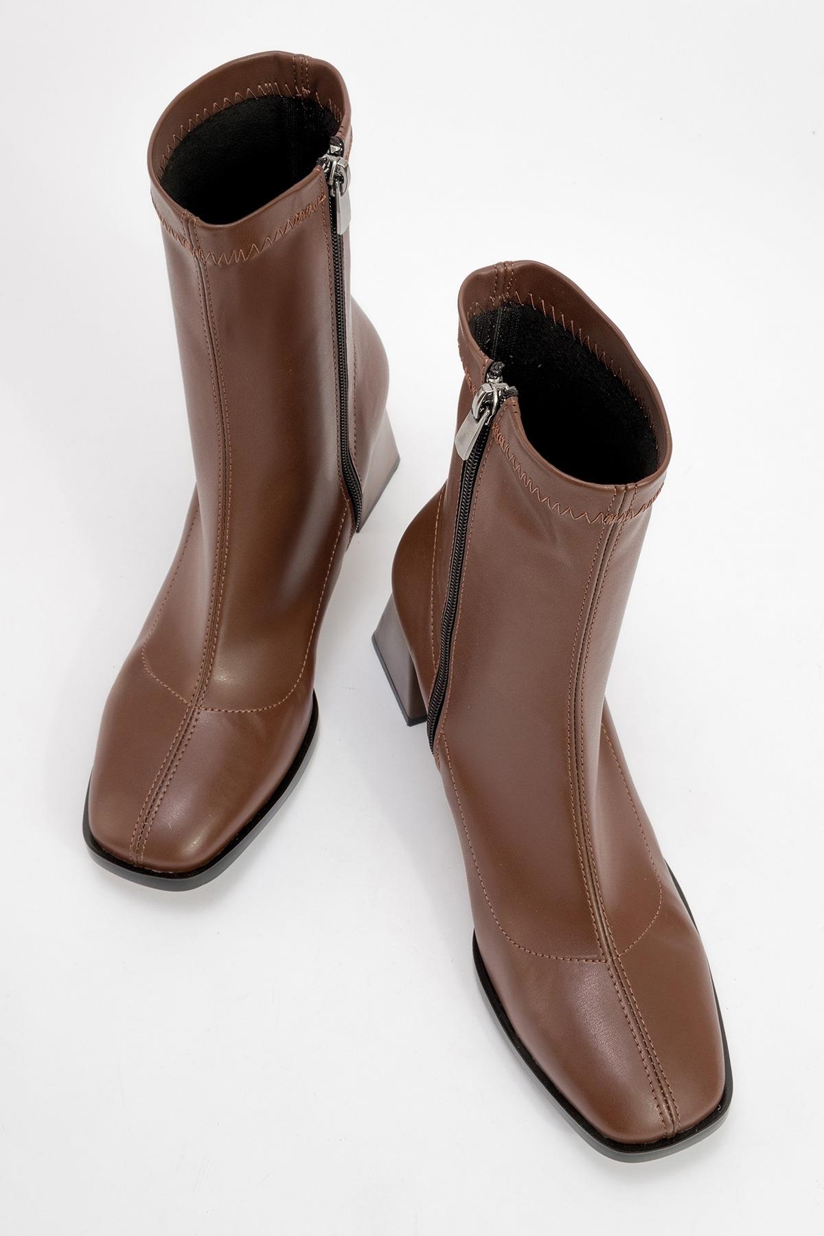 Plesa Brown Chunky Heel Boot – side view showing leather, red, Vowalisse