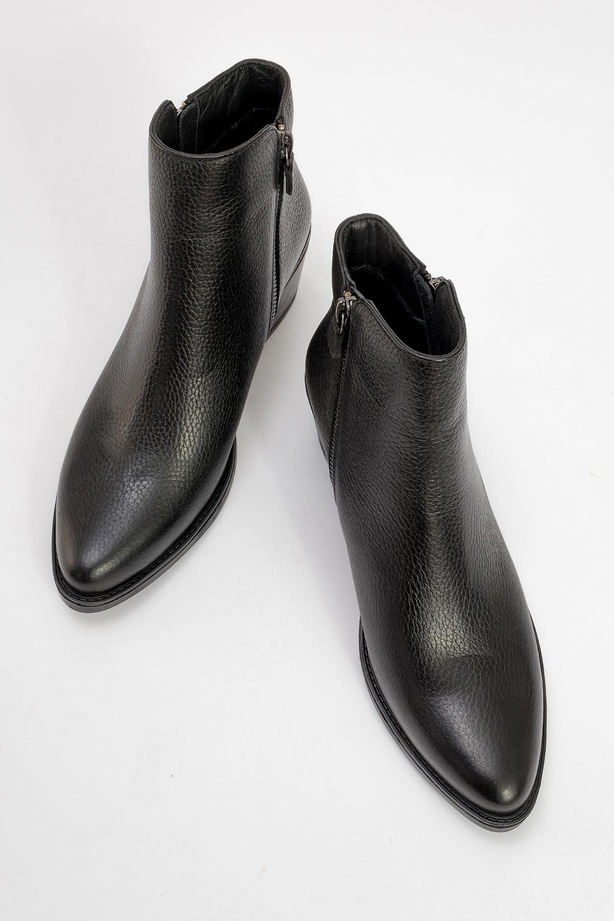 JAYER Black Leather Double-Zip Block Heel Boot – side view showing leather, black, red, Vowalisse
