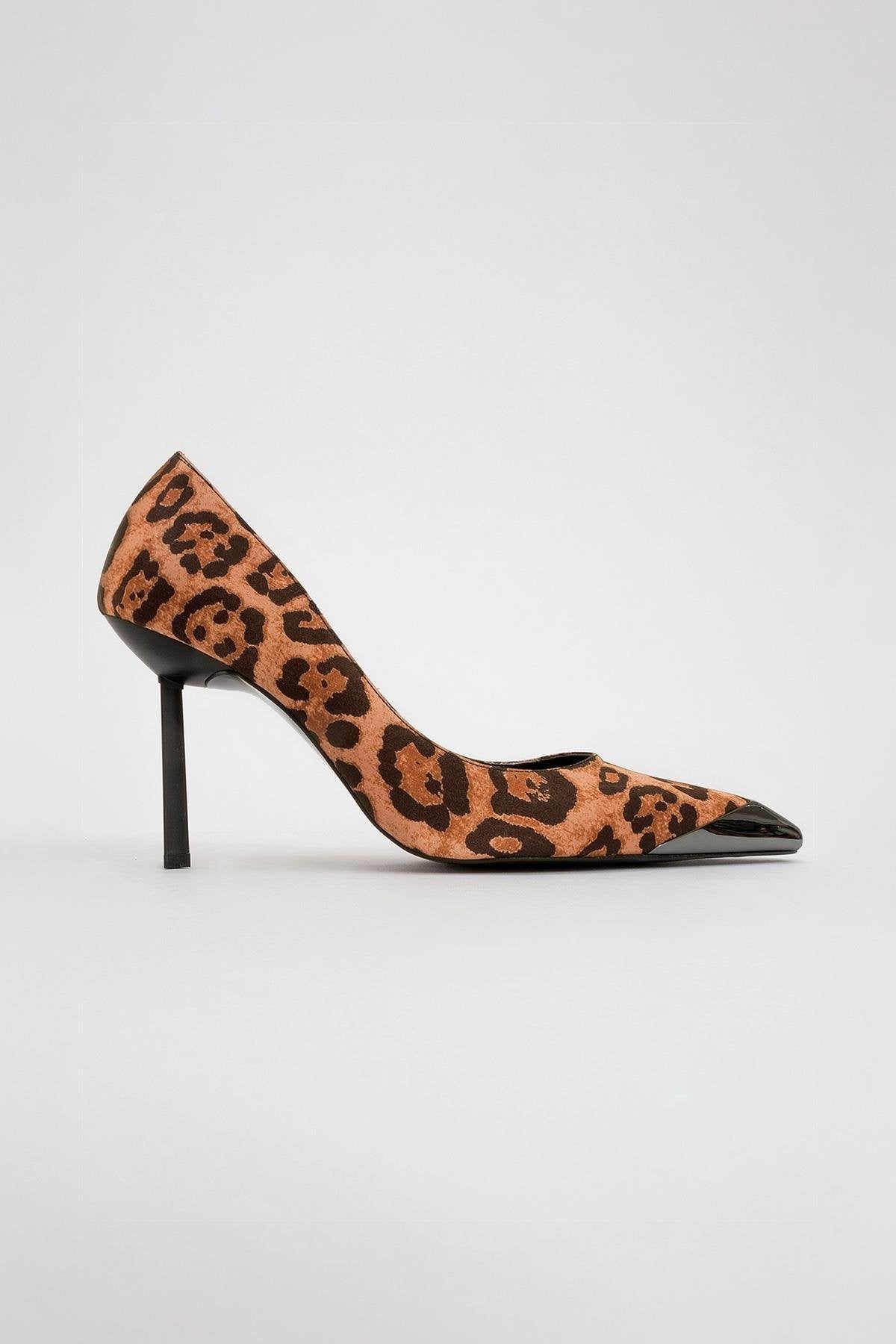 Brelo - Black Yellow Patterned High-Heel Shoe – heel view showing leather, black, Vowalisse