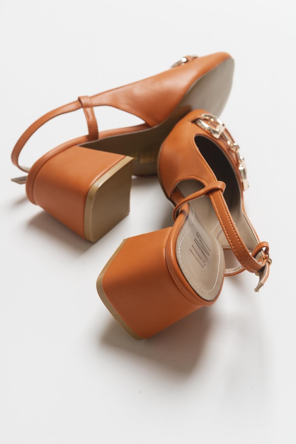 Karol - Orange Heeled Shoe – detail view showing leather, Vowalisse