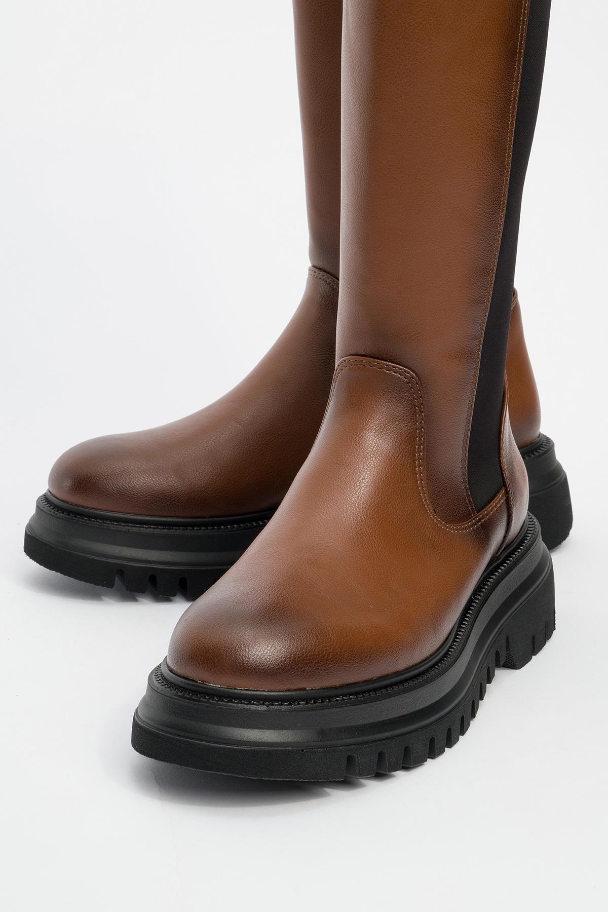 Shadow Cognac Brown Boot – detail view showing leather, Vowalisse