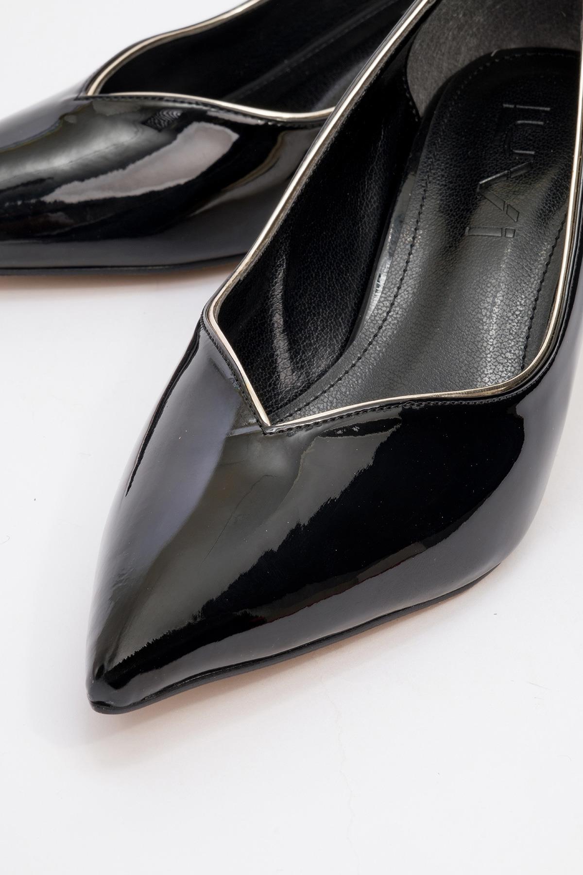 Eupho - Black Patent Low Heel Pump – detail view showing leather, black, Vowalisse