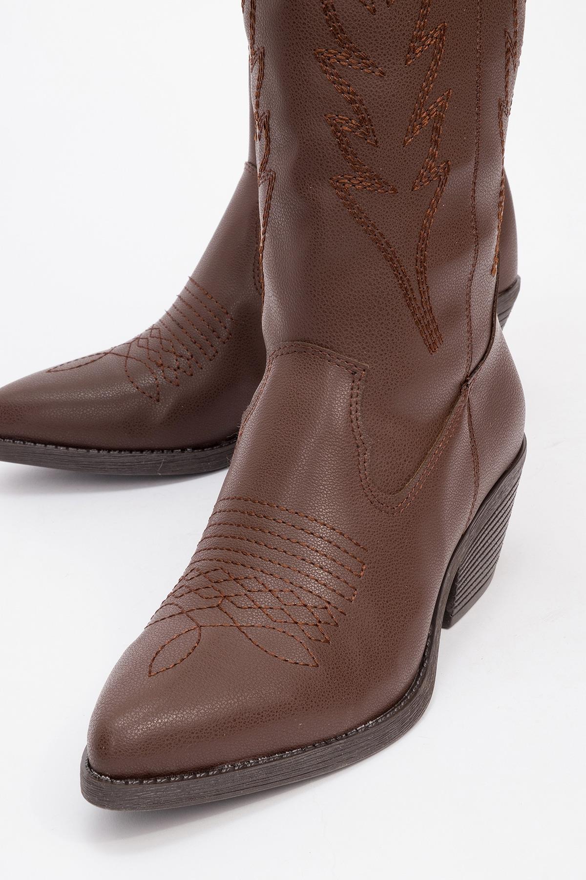 Liana - Brown Block Heel Western Boot – detail view showing leather, Vowalisse