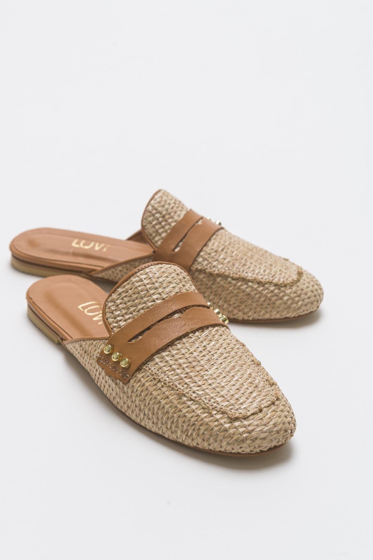 Patrizia - Beige Leather Mule – front three-quarter view showing leather, Vowalisse