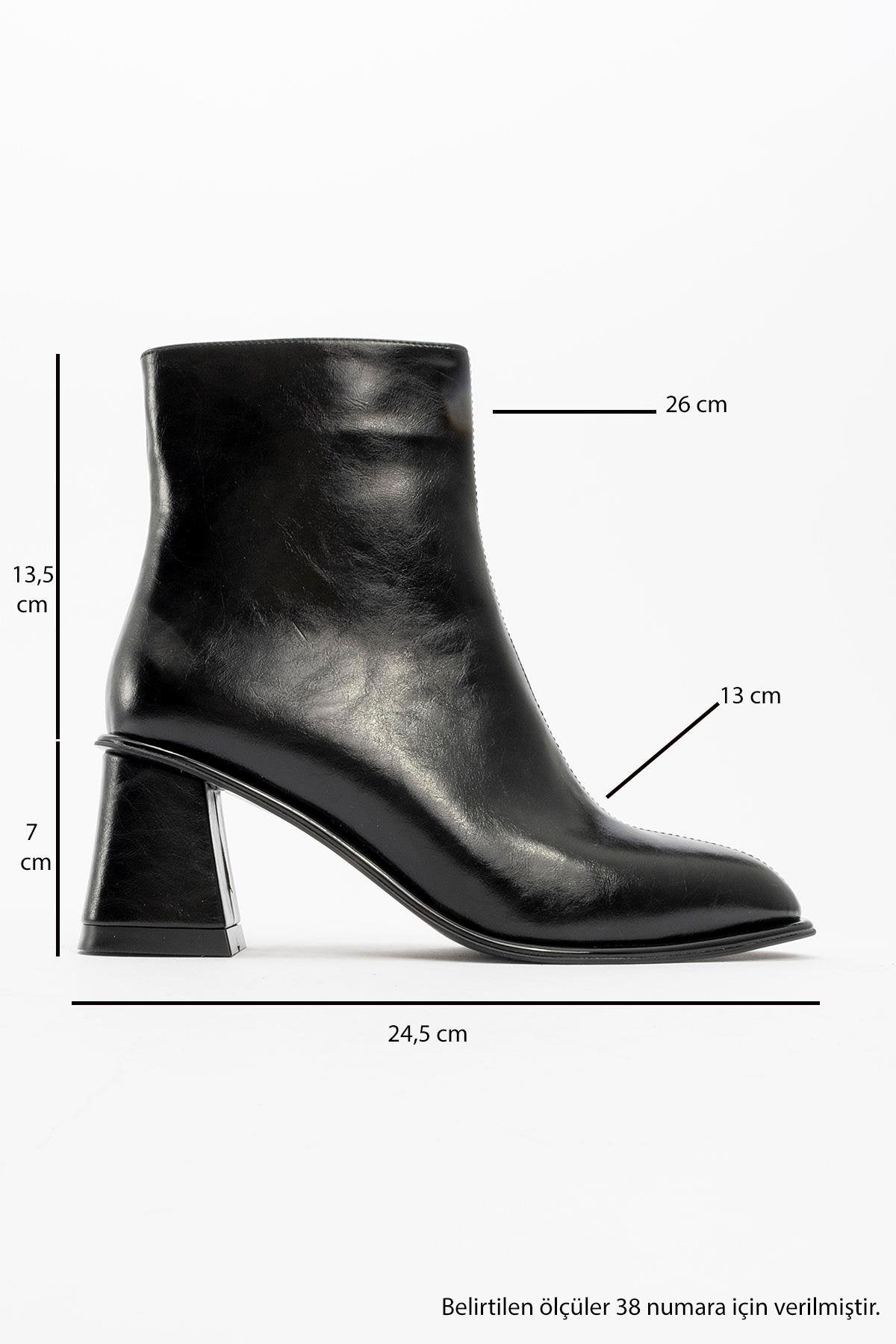 Alba Black Block Heel Boot – heel view showing leather, black, Vowalisse