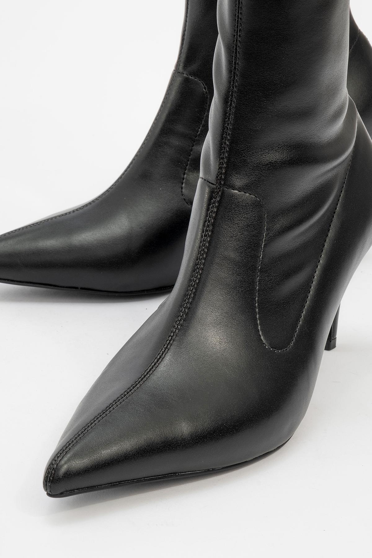 Thalin - Black Pointed Toe Side-Zip Stiletto Heel Boot – detail view showing leather, black, Vowalisse