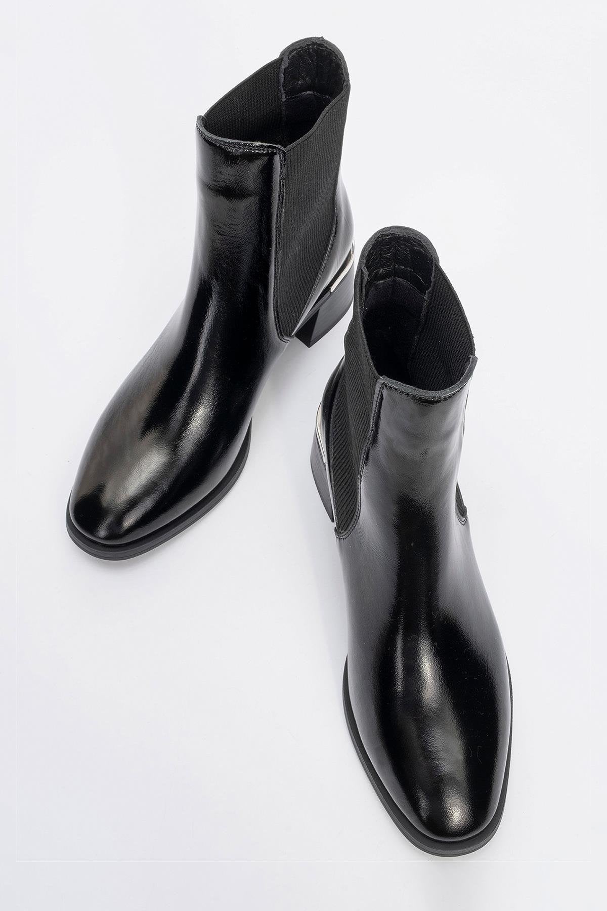 Neiva Black Patent Leather Chelsea Boot – side view showing leather, black, red, Vowalisse