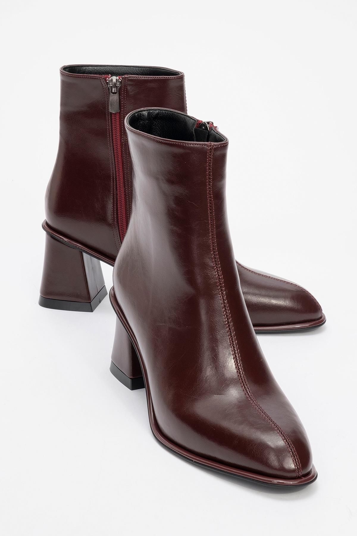 Alba Burgundy Block Heel Boot – front three-quarter view showing leather, Vowalisse