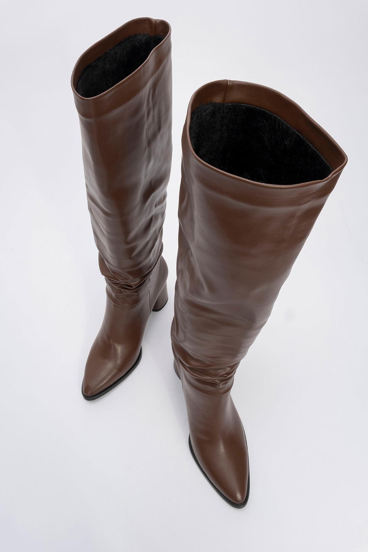 120 - Brown Gusset Block Heel Boot – side view showing leather, Vowalisse
