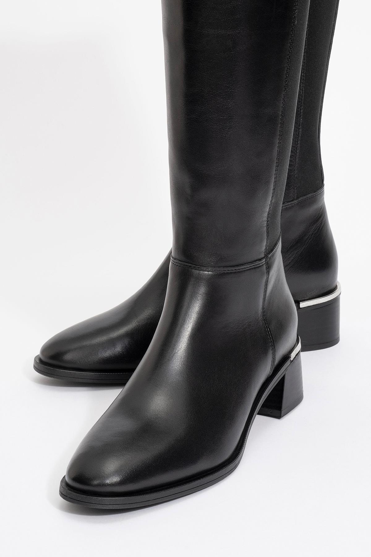 Rochos Black Leather Boot – detail view showing leather, black, red, Vowalisse
