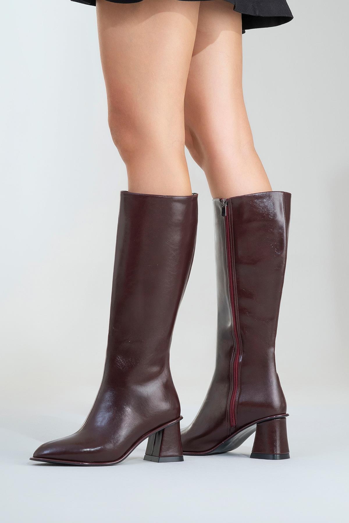 Paradis - Burgundy Block Heel Knee-High Boot – heel view showing leather, Vowalisse