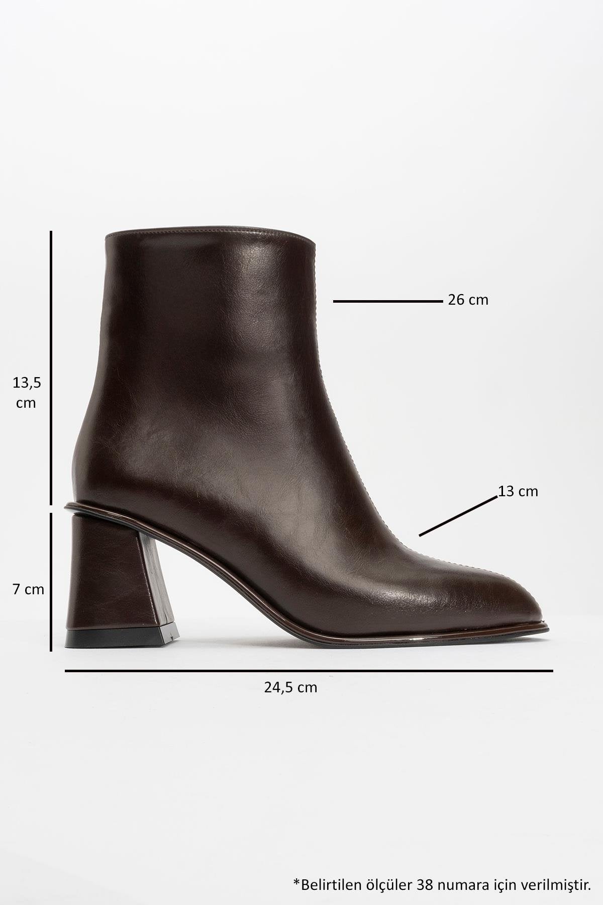 Alba - Brown Block Heel Ankle Boot – heel view showing leather, Vowalisse