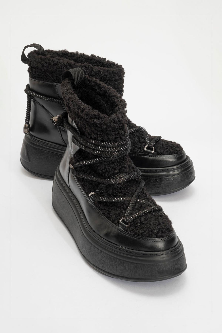 Dila Black Fur-Lined Winter Boot