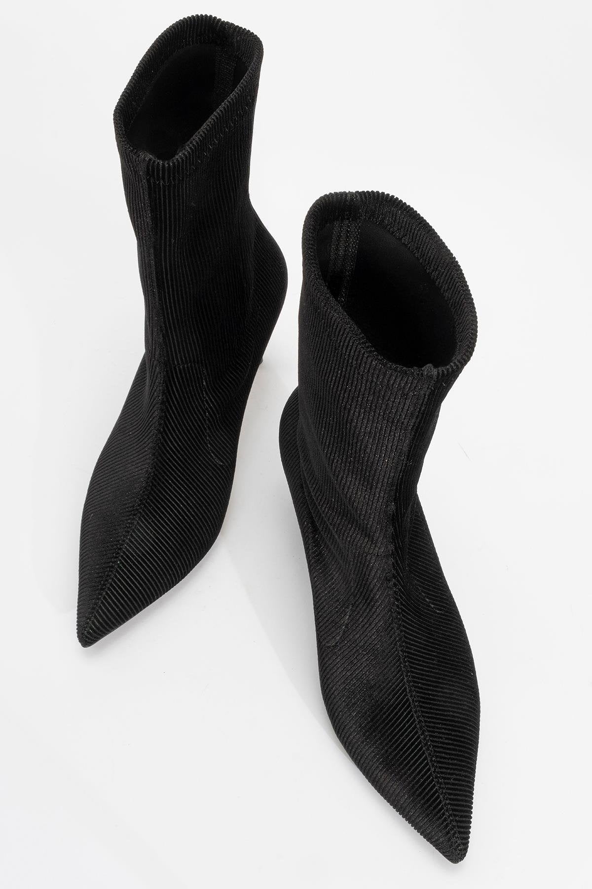 Thalin - Black Slim Heel Pointed Toe Boot – side view showing velvet, black, red, Vowalisse