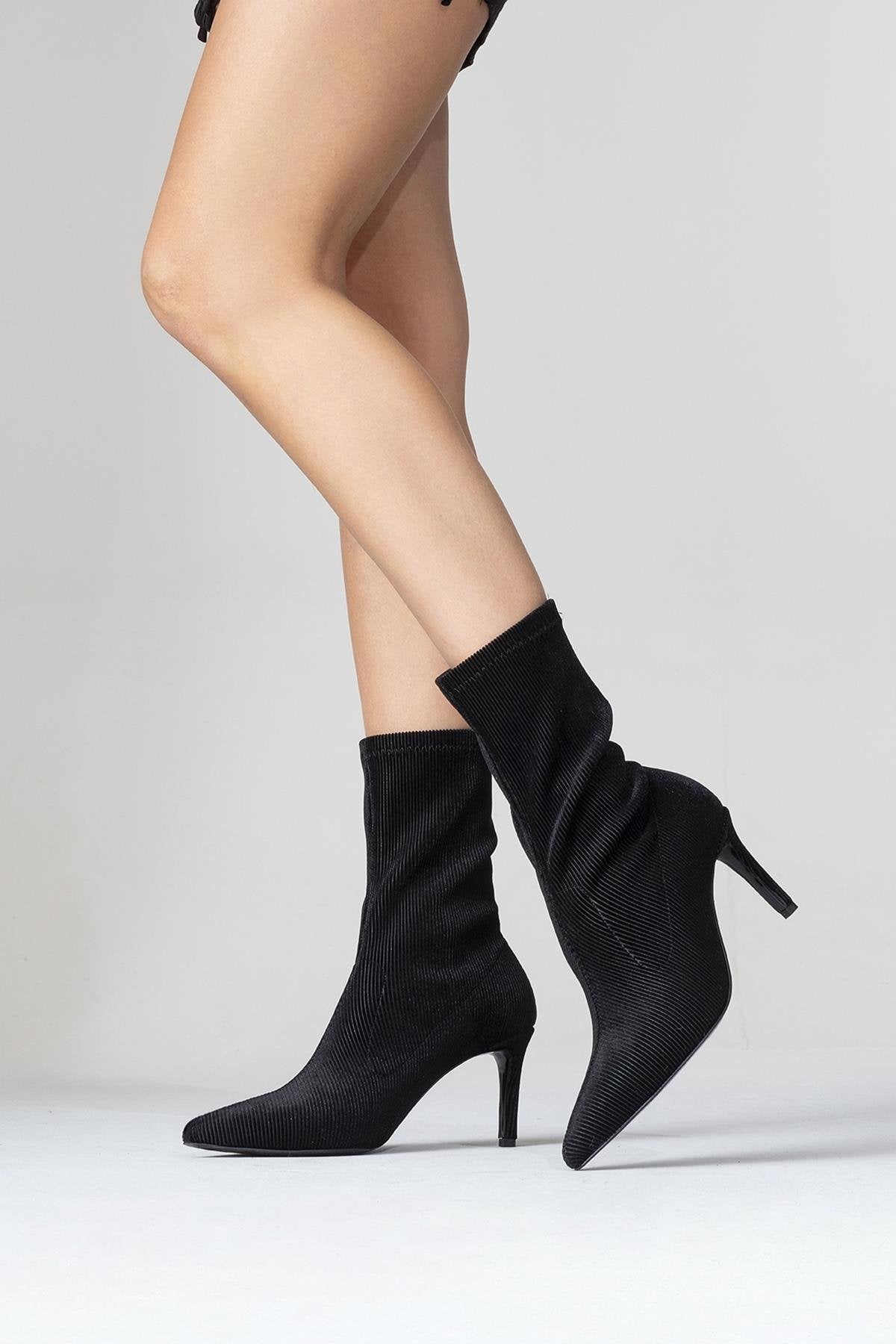 Thalin - Black Slim Heel Pointed Toe Boot – back view showing velvet, black, red, Vowalisse