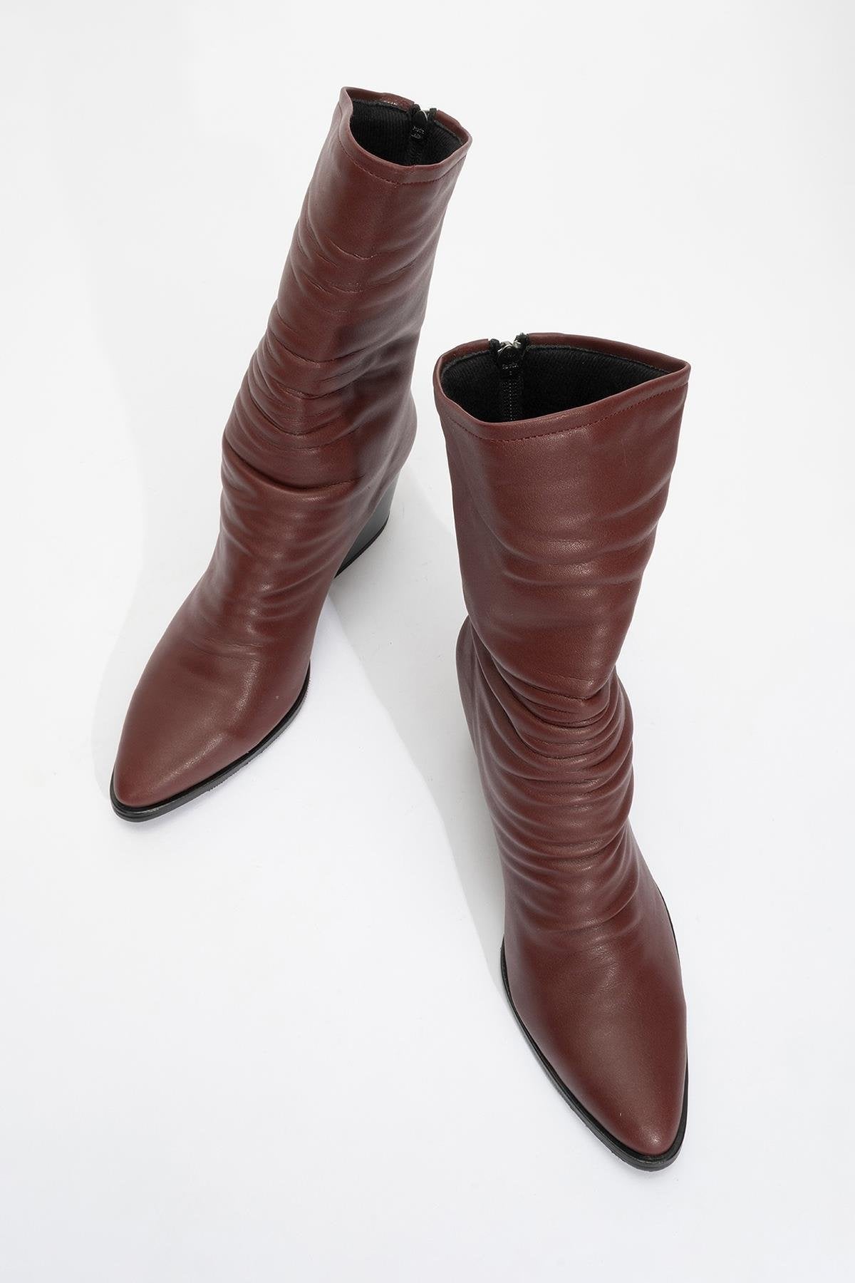 Laval - Burgundy Back-Zip Block Heel Boot – detail view showing leather, Vowalisse